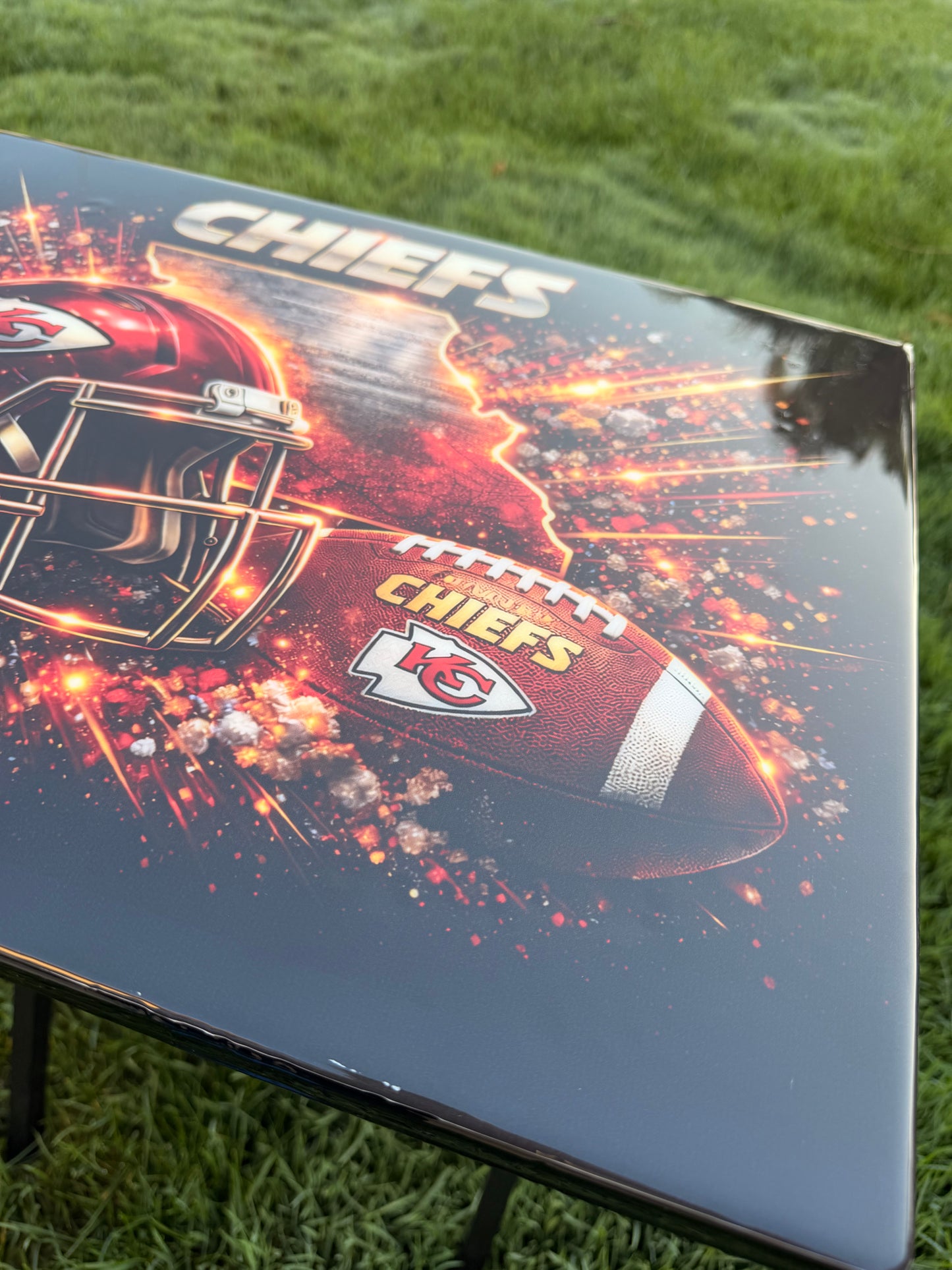 Kansas City Chiefs NFL Tray Table – Folding Game Day Table | Chiefs Fan Man Cave Decor