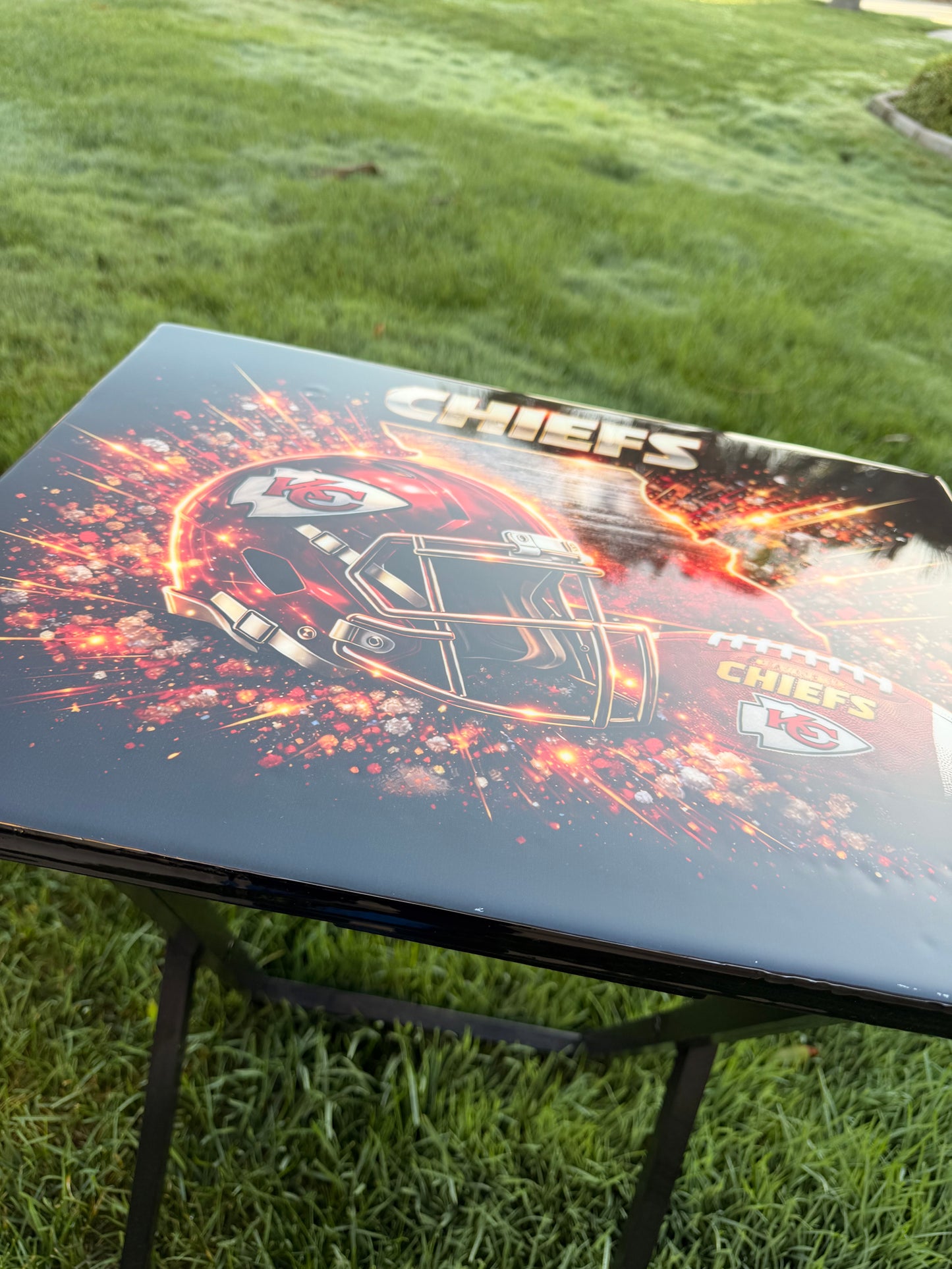 Kansas City Chiefs NFL Tray Table – Folding Game Day Table | Chiefs Fan Man Cave Decor