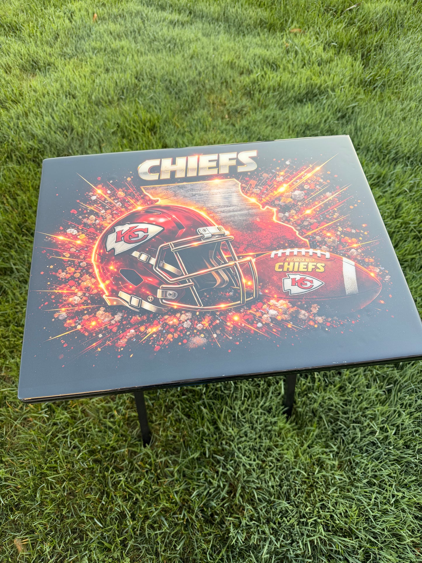 Kansas City Chiefs NFL Tray Table – Folding Game Day Table | Chiefs Fan Man Cave Decor